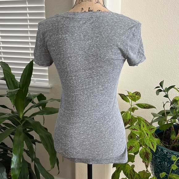 American Eagle Top - Women | Color: Grey | Size: SP
#663 - Picture 2 of 7